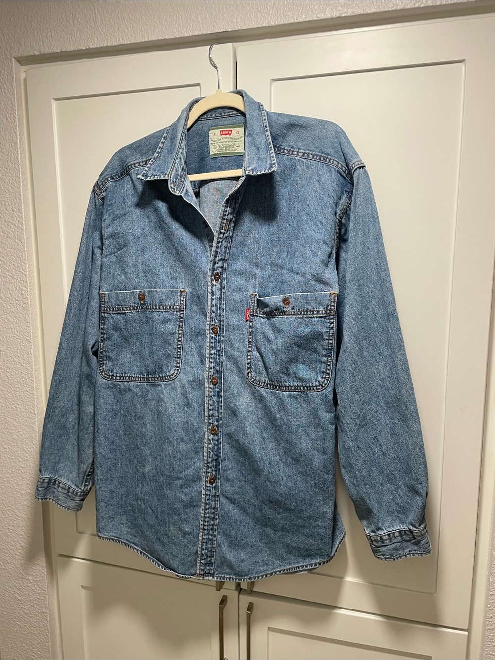 Vintage 90s Levi’s Denim Button Up Double Pocket Work Shirt Cabincore Classic